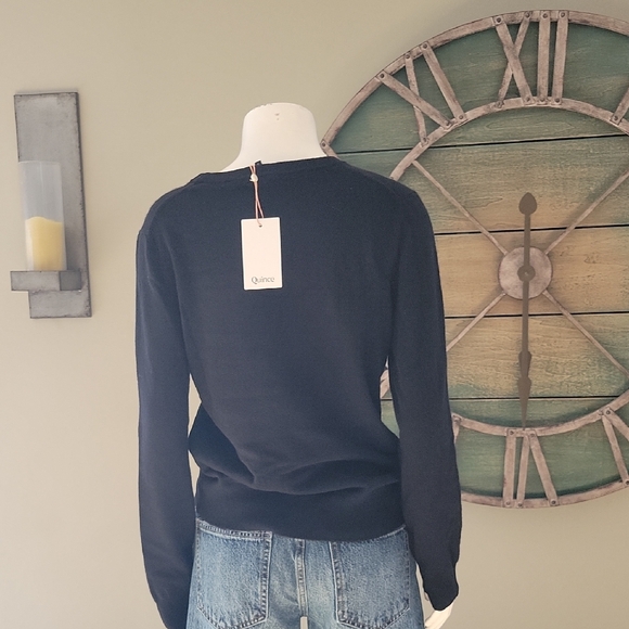 Quince Mongolian Cashmere Black Crew Neck Sweater - Picture 3 of 15